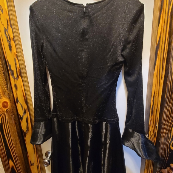 Black evening gown JS collections size 8 - Picture 4 of 4